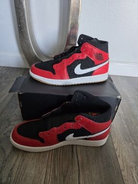 Mens Red & Black High-Top Basketball Sneakers with White Swoosh
